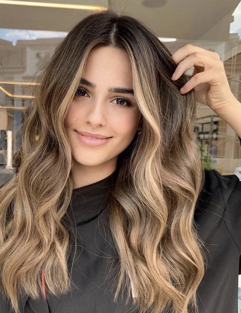 BLONDES Updated October 2024 Newport Beach, California Hair