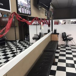 Garden Park Barber Shop - Seating & waiting area