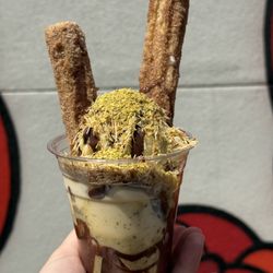 Las Chelaguas - Dubai churro sundae