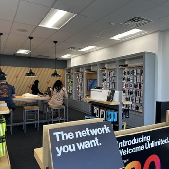 Verizon - Right side is the phone accessories they have available - Mobile Phones Near Me - Las Vegas, Nevada Verizon - Right side is the phone accessories they have available - Mobile Phones Near Me - Las Vegas, Nevada