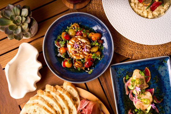 Shoreside Restaurant and Bar by null