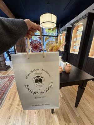 Officina Profumo-Farmaceutica di Santa Maria Novella by null