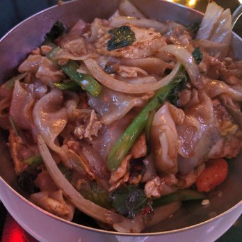 Sukhumvit 51 - Drunk man's noodles (pad kee mao) with tofu - pretty tasty - Thai Near Me - New York, New York Sukhumvit 51 - Drunk man's noodles (pad kee mao) with tofu - pretty tasty - Thai Near Me - New York, New York