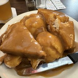 Springfield Inn Bar & Grill - Hot turkey sandwich... sadly no cranberry and still clucking good!!