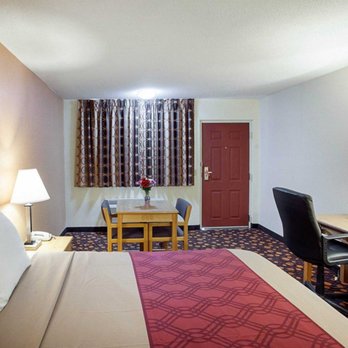Econo Lodge - Hotels Near Me - Phillipsburg, Kansas
