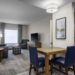 Homewood Suites by Hilton St. Louis - Galleria - Guest room