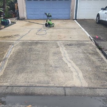 D's Pressure Washing - halfway done. - Pressure Washers Near Me