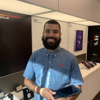Verizon - David! Super friendly and helpful associate. One person does make a difference - Mobile Phones Near Me - Tempe, Arizona