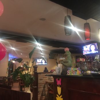 Seis Vecinos Restaurant - Latin American Near Me - Bronx, New York