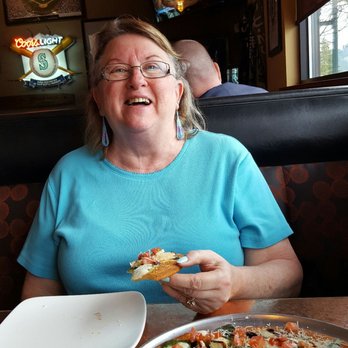 Farrelli's Pizza - Mom is happy! - Pizza Near Me - Sumner, Washington