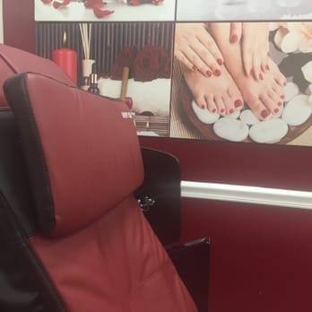 Da Vi Nails - New pedicure chair - Nail Salons Near Me - Portsmouth, New Hampshire