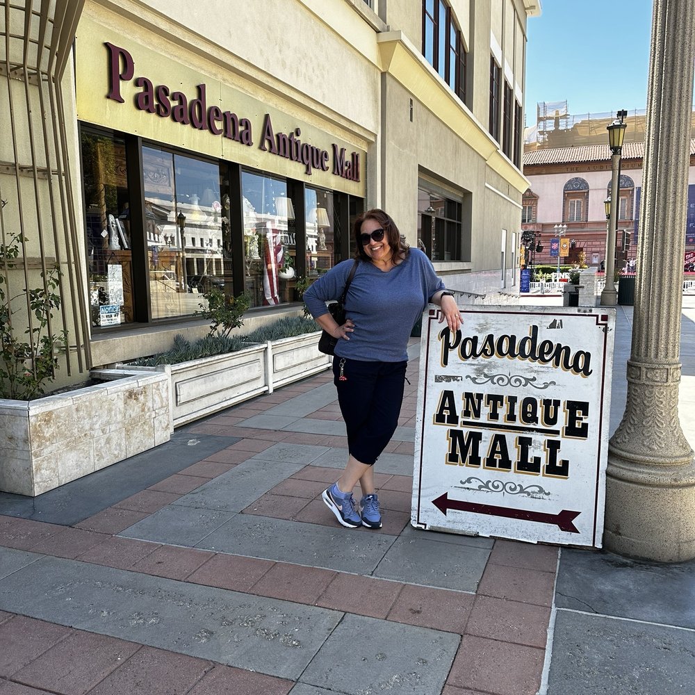 Pasadena Antique Mall - Antiques Near Me - Pasadena, California