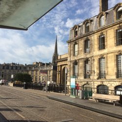 Transports Bordeaux Métropole - Halte centrum net na de brug