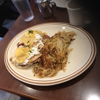 Homeskillet - Eggs Benedict - Breakfast & Brunch Near Me - Alameda, California
