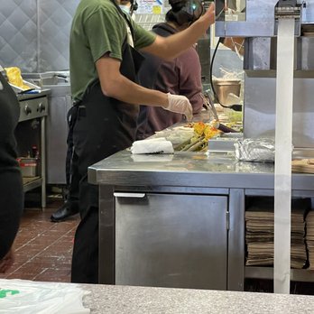 Del Taco - Nose not covered while making peoples food - Fast Food Near Me - Salem, Oregon Del Taco - Nose not covered while making peoples food - Fast Food Near Me - Salem, Oregon