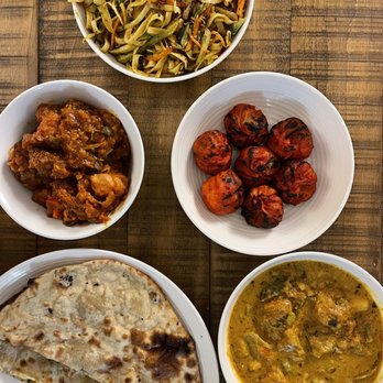 Kantipur Cafe - Chicken Momo, Aloo Naan, Naan, Vegetable Korma, Chicken Manchurian, Vegetable Chow Mein - Indian Near Me - Cambridge, Massachusetts