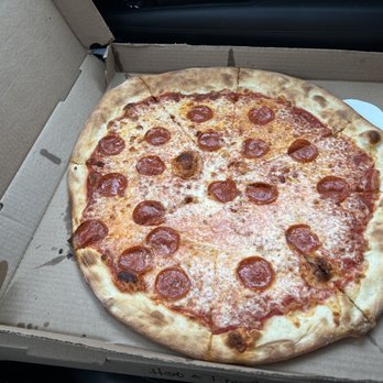 The Runaway Tomato Pizza - A plain pepperoni pizza, simple and delicious. - Pizza Near Me - Derby, Vermont The Runaway Tomato Pizza - A plain pepperoni pizza, simple and delicious. - Pizza Near Me - Derby, Vermont