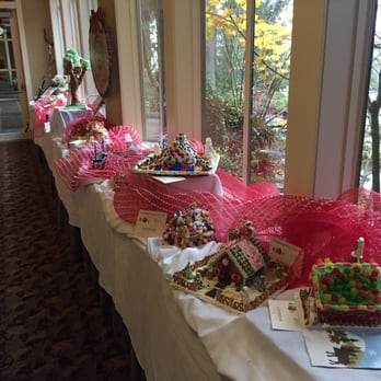 Alderbrook Resort & Spa - Gingerbread houses, part of the tree lighting ceremony. - Resorts Near Me - Union, Washington Alderbrook Resort & Spa - Gingerbread houses, part of the tree lighting ceremony. - Resorts Near Me - Union, Washington