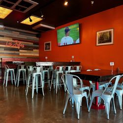 Los Jefes Taqueria - Interior is clean and spacious.