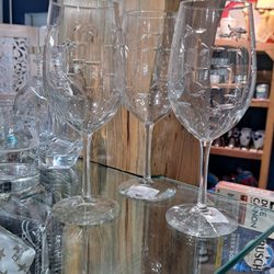 Sea Turtle Gallery & Gifts - Cool wine fish glass!