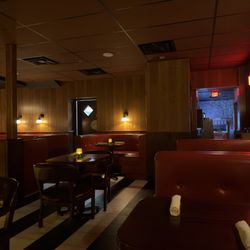 Fox’s Lounge - Fox's booth seating