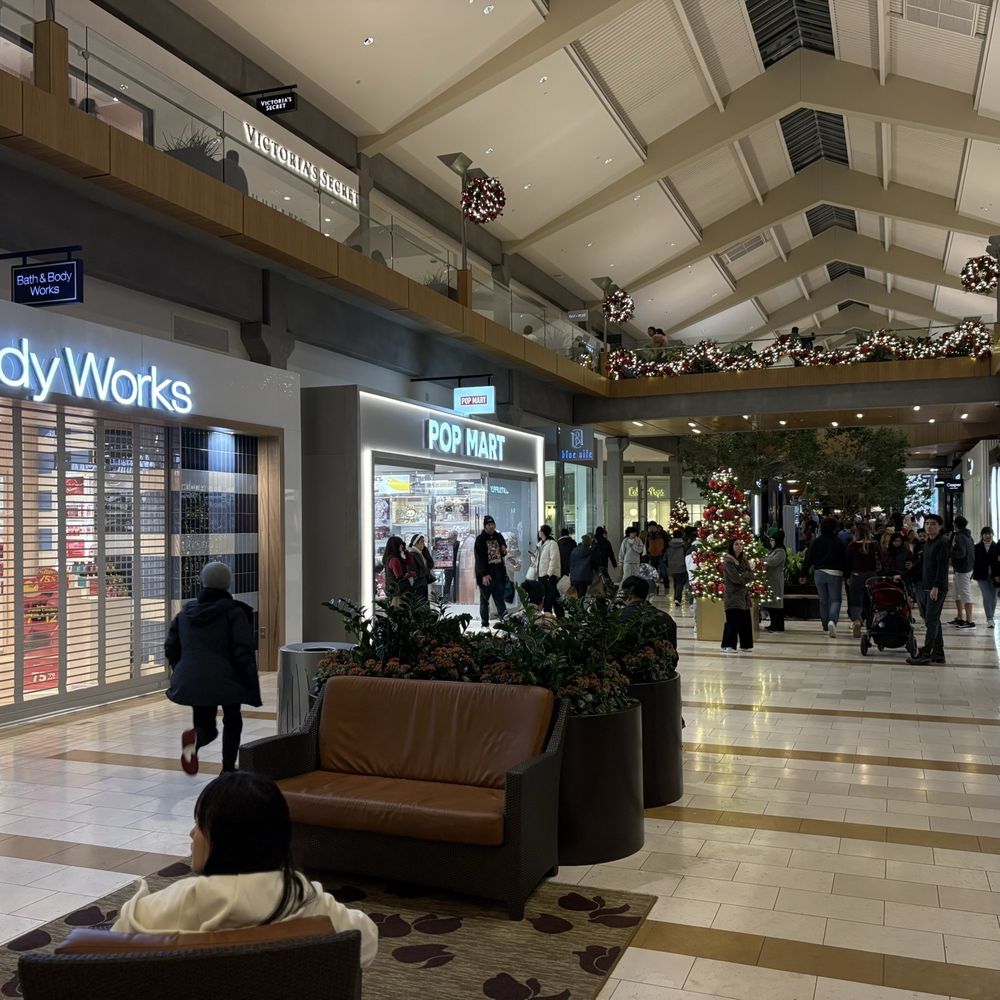 Bellevue Square - Shopping Centers Near Me - Bellevue, Washington Bellevue Square - Shopping Centers Near Me - Bellevue, Washington