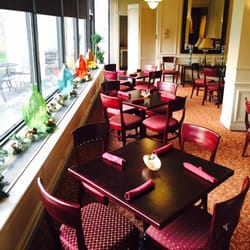 Bratenahl Place Bistro - Casual Dining Available