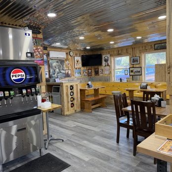 Lacey’s - Dining - Pizza Near Me - Hot Springs, South Dakota