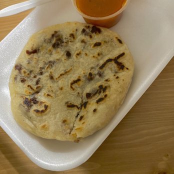 Ricas Pupusas - Bean and cheese Pupusas - Food Stands Near Me - Los Angeles, California