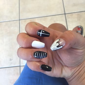 Nail Tyme - Right hand - Nail Salons Near Me - Corona, California Nail Tyme - Right hand - Nail Salons Near Me - Corona, California