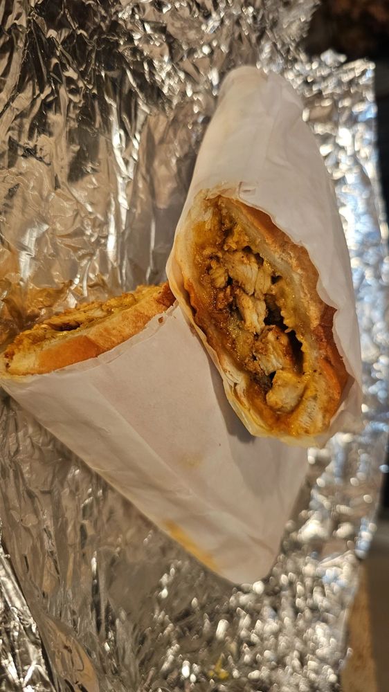 Reyes Deli & Grocery