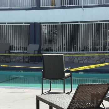 Wave hotel - The pool! Was somebody murdered? - Hotels Near Me - Manhattan Beach, California
