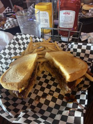 Lew's Grill & Bar by null
