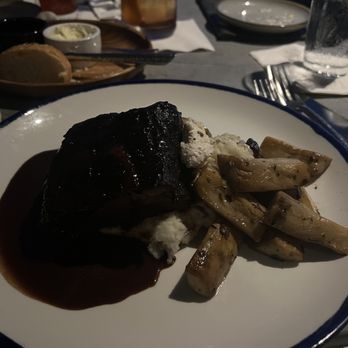 Pescado - Beef Short rib, whipped potatoes, mushroom - American Near Me - Rosemary Beach, Florida Pescado - Beef Short rib, whipped potatoes, mushroom - American Near Me - Rosemary Beach, Florida