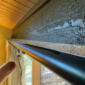 Junipine Resort - Curtain rod filthy - Resorts Near Me - Sedona, Arizona