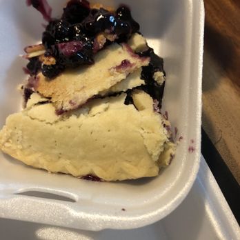 Rendezvous Diner - Berry pie - American Near Me - Greer, Arizona