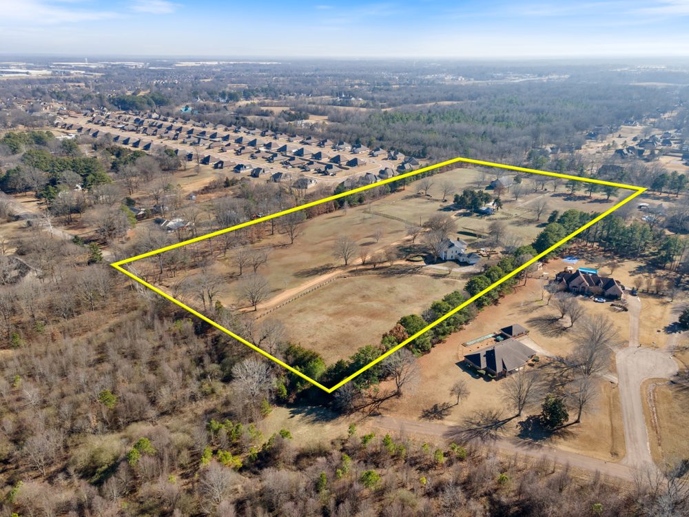 TRACY KIRKLEY CRYELEIKE REALTORS Updated August 2024 6397