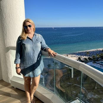 Lakes Pet Walking and Boarding - Hi I'm Nicole Escobedo owner of lakes Pet boarding - Dog Walkers Near Me - Hialeah, Florida Lakes Pet Walking and Boarding - Hi I'm Nicole Escobedo owner of lakes Pet boarding - Dog Walkers Near Me - Hialeah, Florida