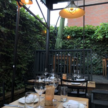 Aurora - Outside Seating - Italian Near Me - Brooklyn, New York