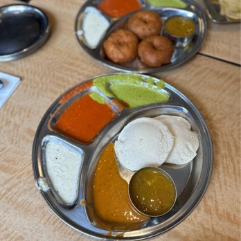 Saravanaa Bhavan - Idly and Medhu Vada - Indian Near Me - New York, New York Saravanaa Bhavan - Idly and Medhu Vada - Indian Near Me - New York, New York