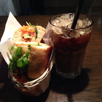 Cô Cô Bánh Mì Deli - Bahn mi mit Hähnchen und Vietnamesisch Eis-Kaffee - Vietnamese Near Me - Berlin, BE Cô Cô Bánh Mì Deli - Bahn mi mit Hähnchen und Vietnamesisch Eis-Kaffee - Vietnamese Near Me - Berlin, BE