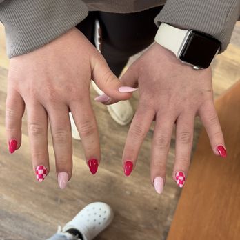 Hollywood Nails - Nail Salons Near Me - Sturgis, Michigan