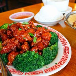New Ming Wah Restaurant - General Tso chicken