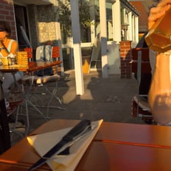 Umbertos - Draussen Terrasse