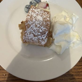 Hopfingerbräu im Palais - Apple strudel - German Near Me - Berlin, BE Hopfingerbräu im Palais - Apple strudel - German Near Me - Berlin, BE