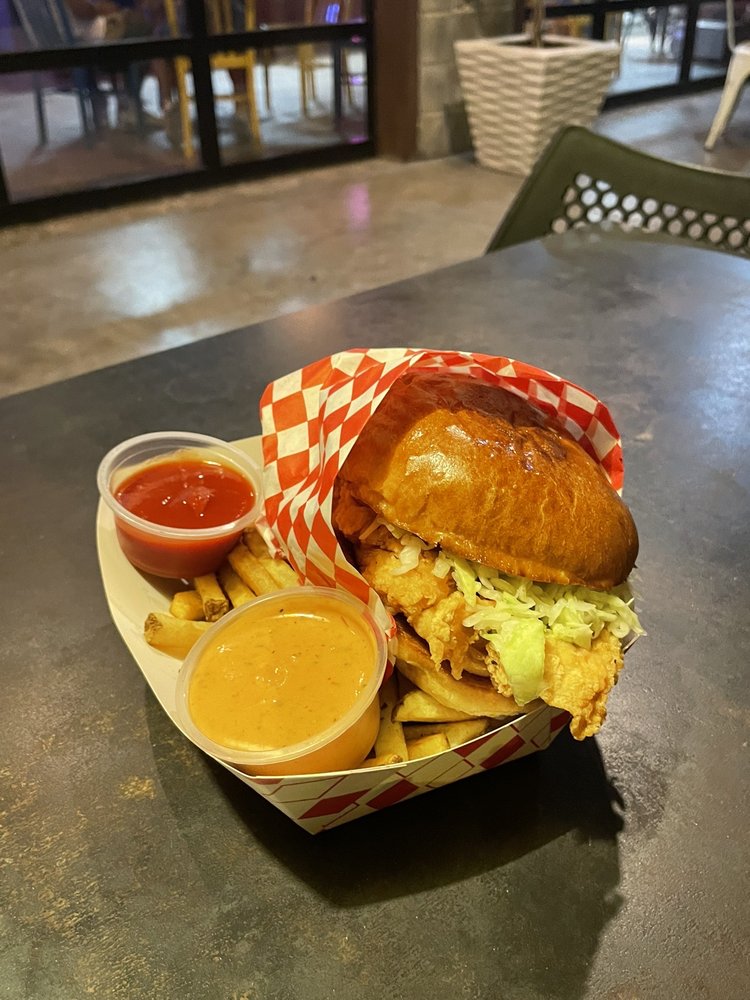 Food from Pops Hot Chicken