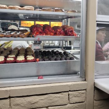 THE DONUT MAN - GLENDORA - Updated March 2025 - 6840 Photos & 5377 Reviews - 915 E Rt 66