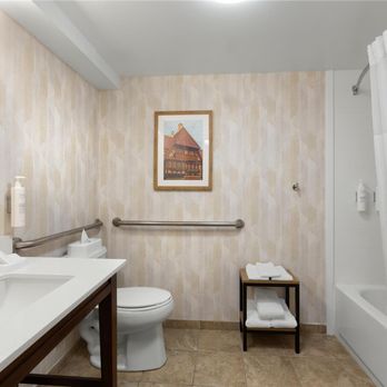 Hampton Inn Helen - Guest room bath - Hotels Near Me - Helen, Georgia