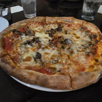 Fabio On Fire - Sausage and mushroom pizza- 5/5 - Pizza Near Me - Peoria, Arizona