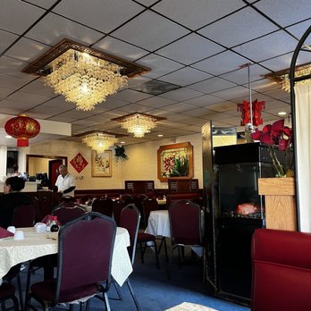 Silver Palace Chinese Restaurant - Inside - Chinese Near Me - Whittier, California
